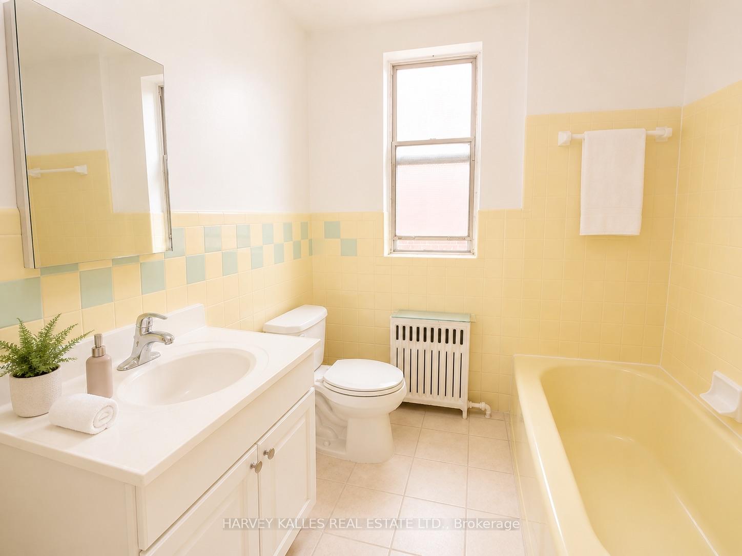 88 Trethewey Drive 6, Toronto Unit: 6