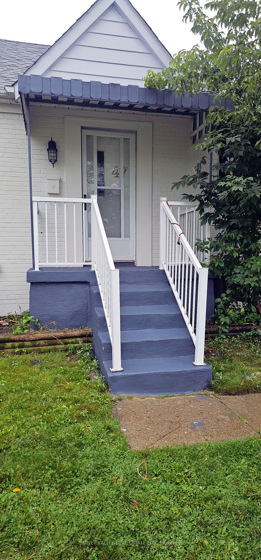 47 Stayner Avenue Lower, Toronto Unit: Lower