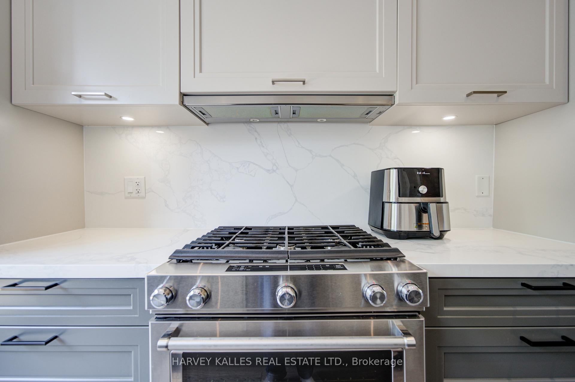 1130A Islington Avenue, Toronto