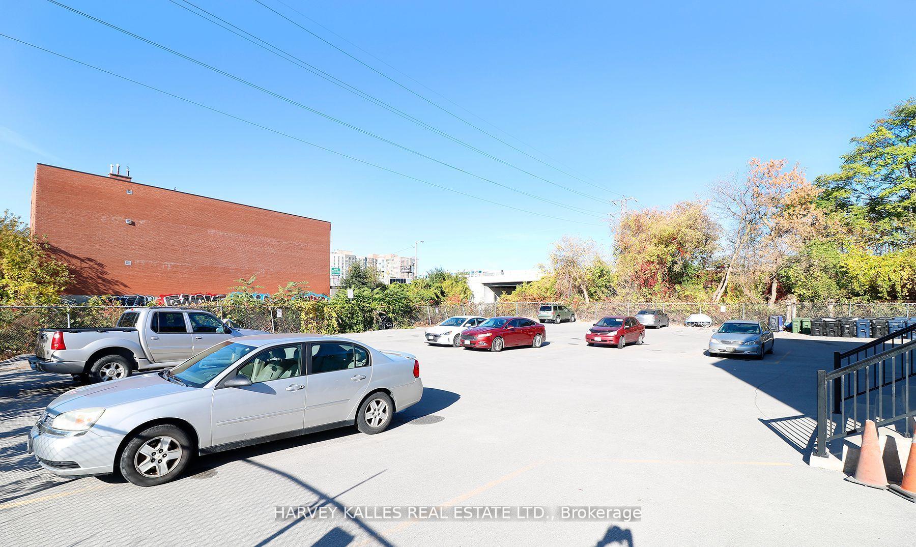 500 Gilbert Avenue 209, Toronto Unit: 209