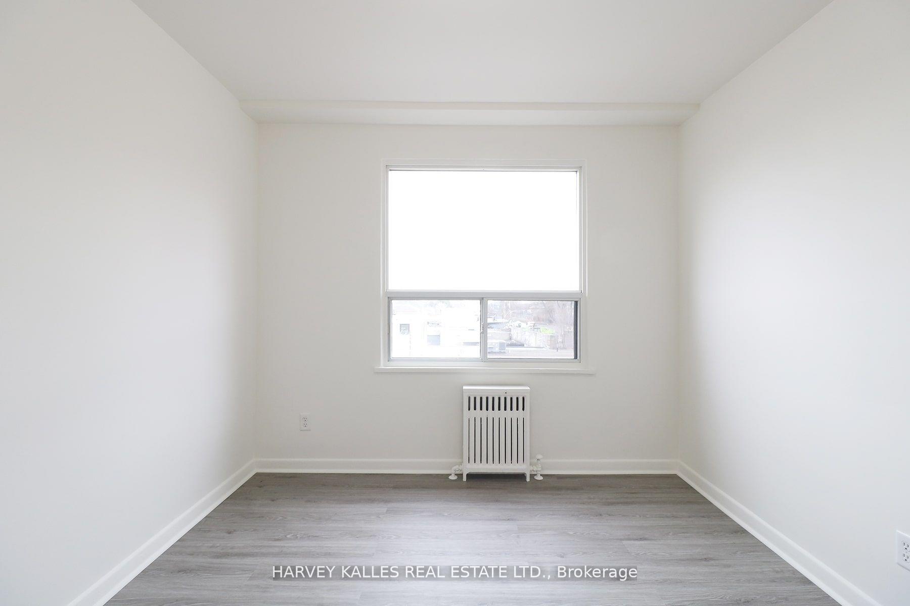 500 Gilbert Avenue 209, Toronto Unit: 209