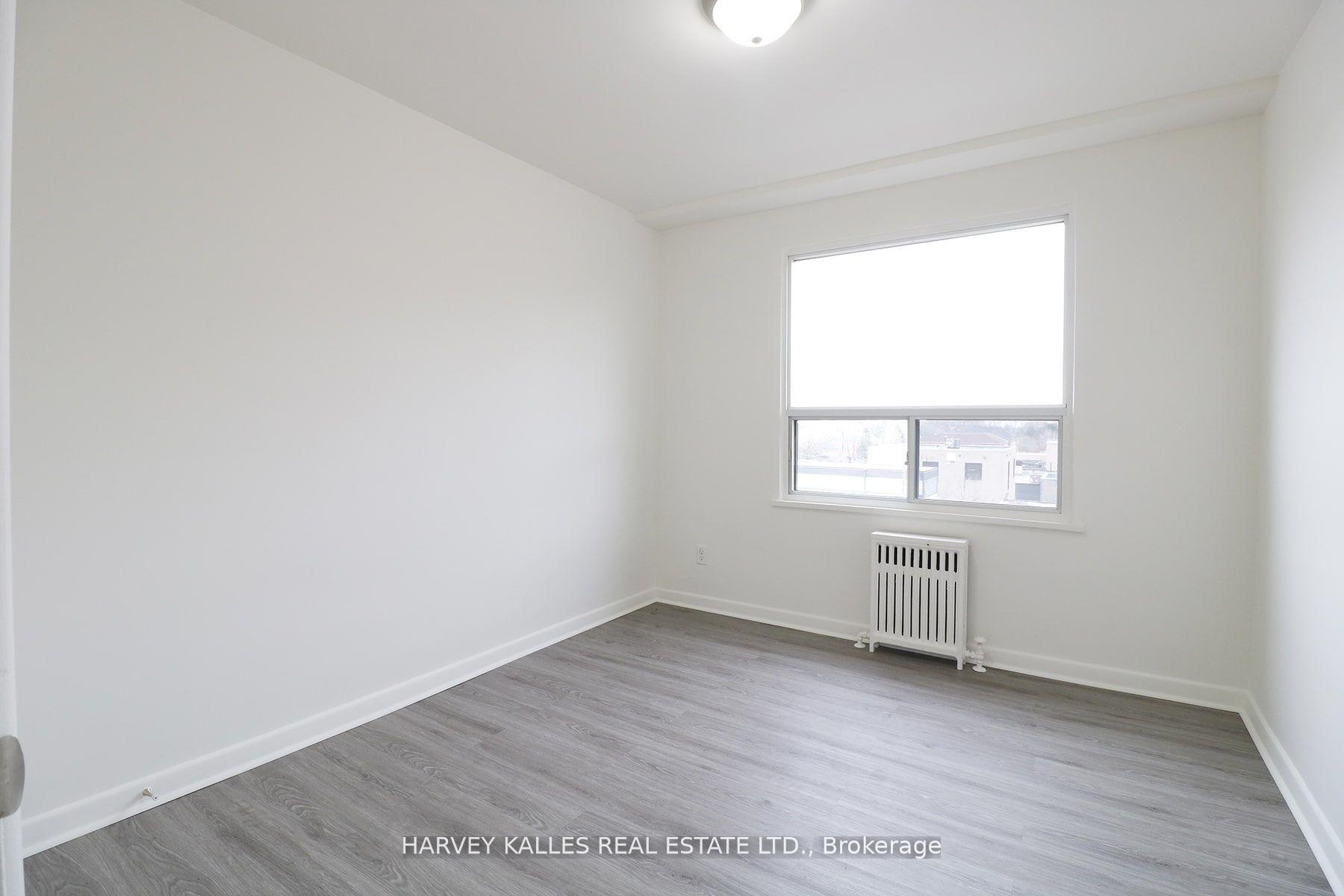 500 Gilbert Avenue 209, Toronto Unit: 209