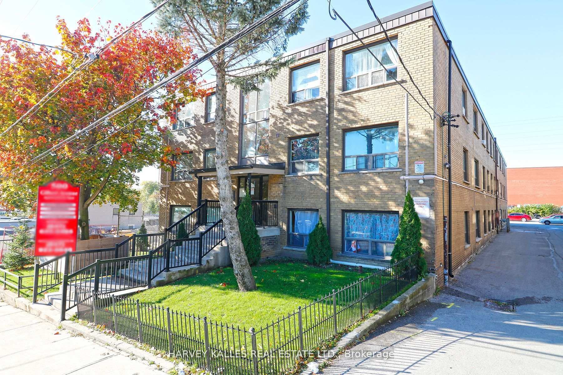 500 Gilbert Avenue 209, Toronto Unit: 209
