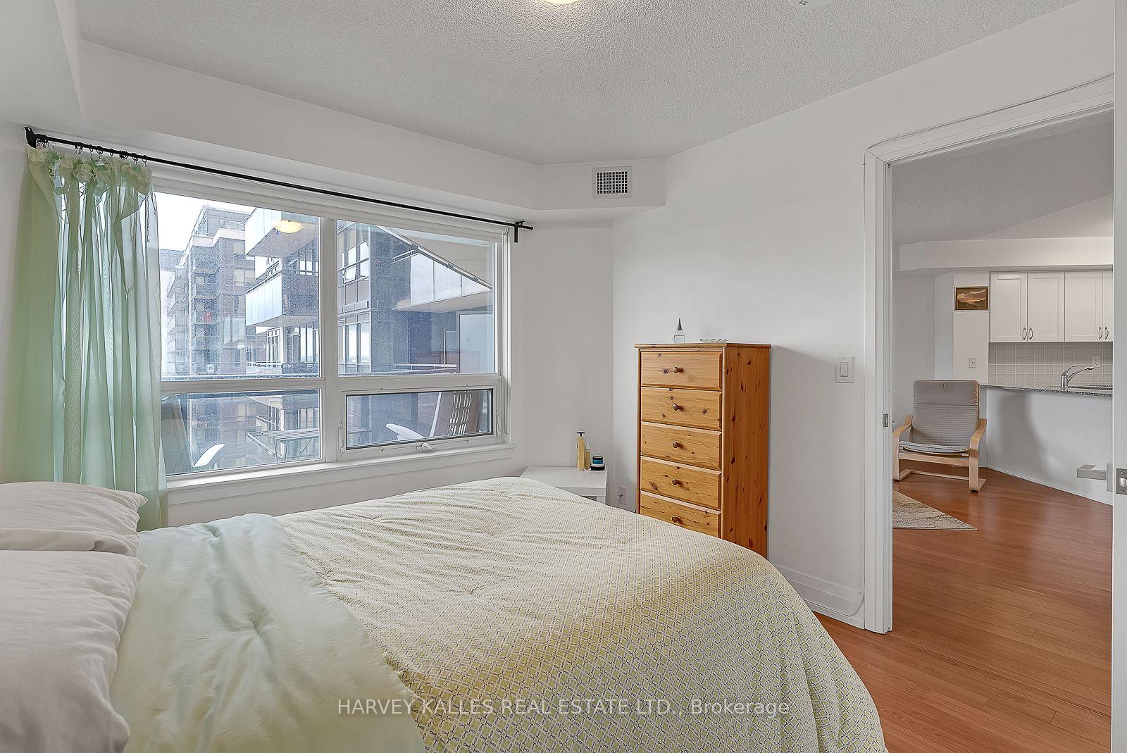 1060 Sheppard Avenue W 1021, Toronto Unit: 1021