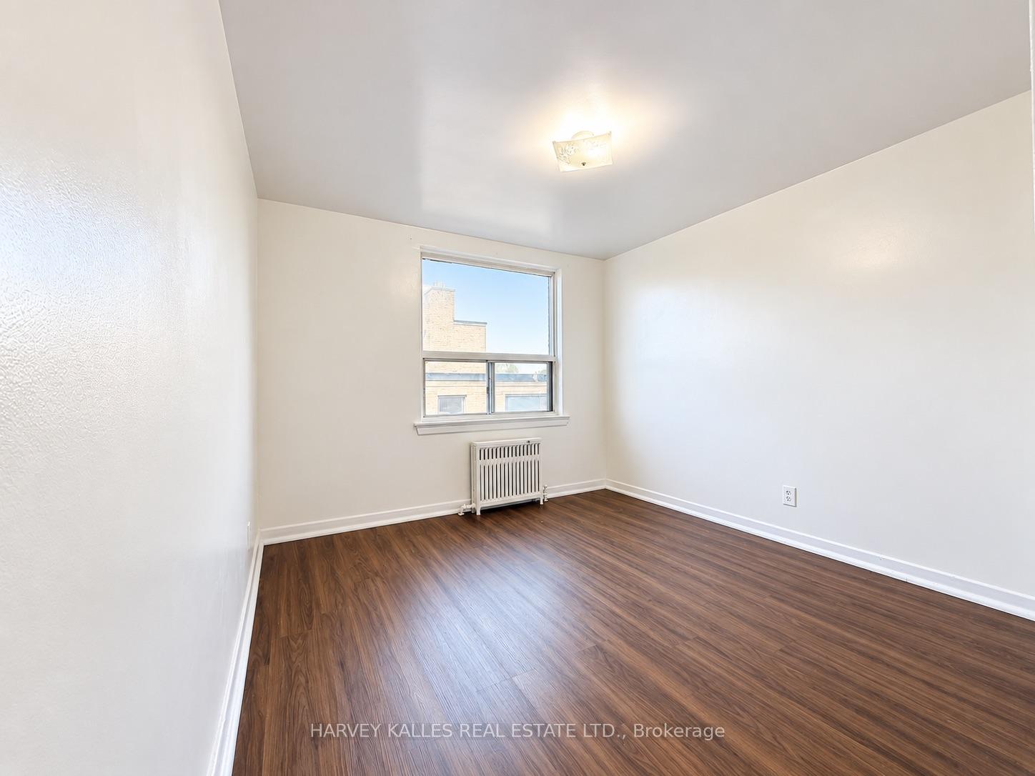 1490 Eglinton Avenue W 402, Toronto Unit: 402
