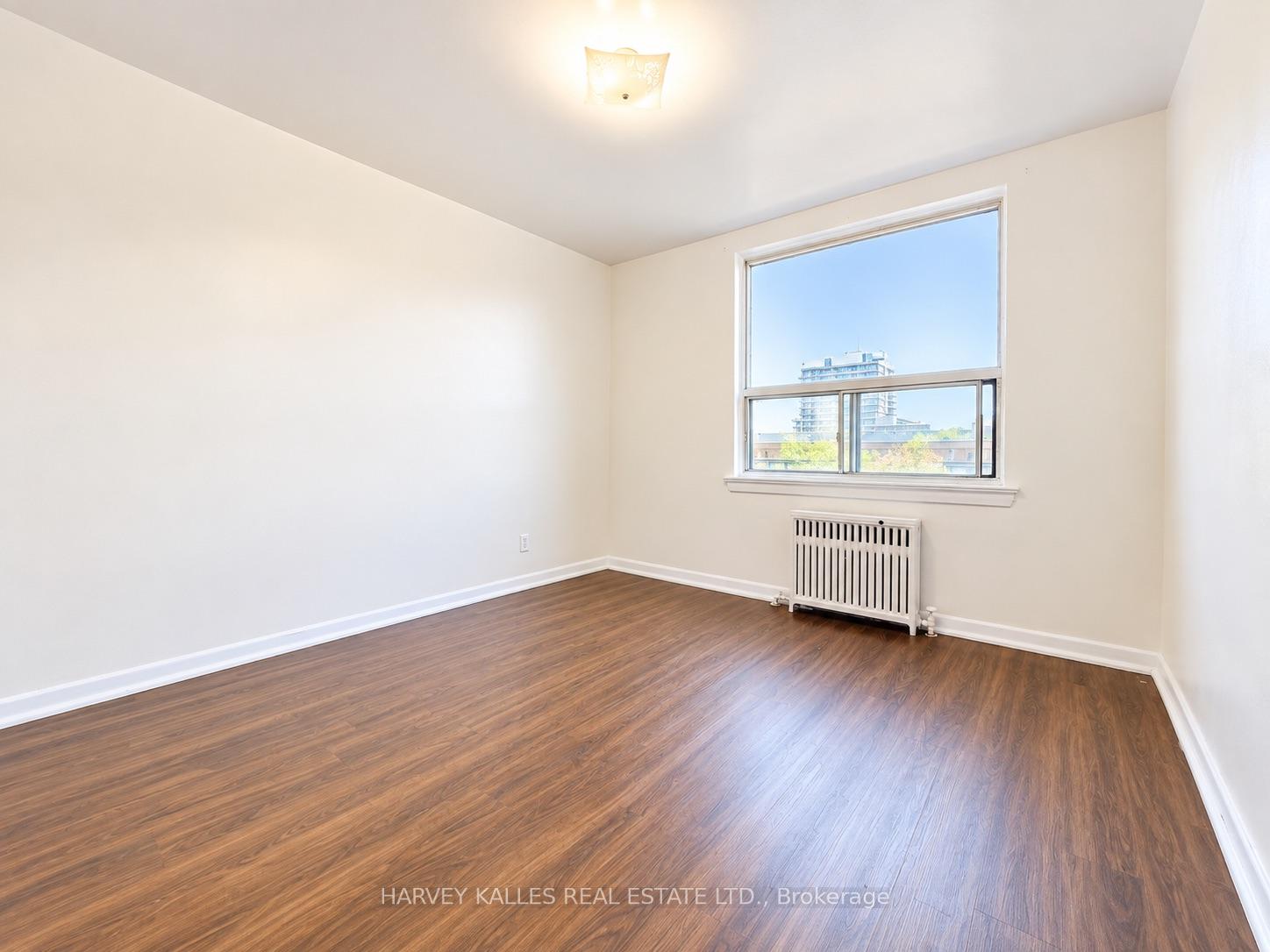 1490 Eglinton Avenue W 402, Toronto Unit: 402