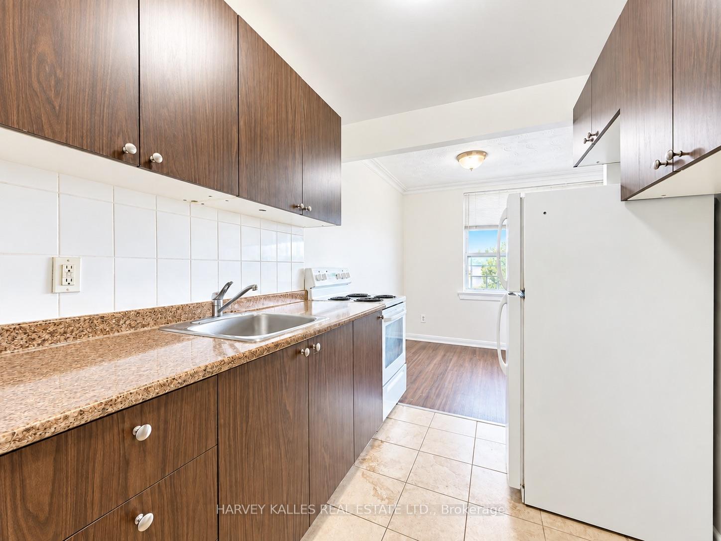 1490 Eglinton Avenue W 402, Toronto Unit: 402