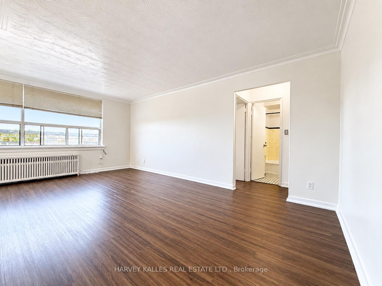 1490 Eglinton Avenue W 402, Toronto Unit: 402