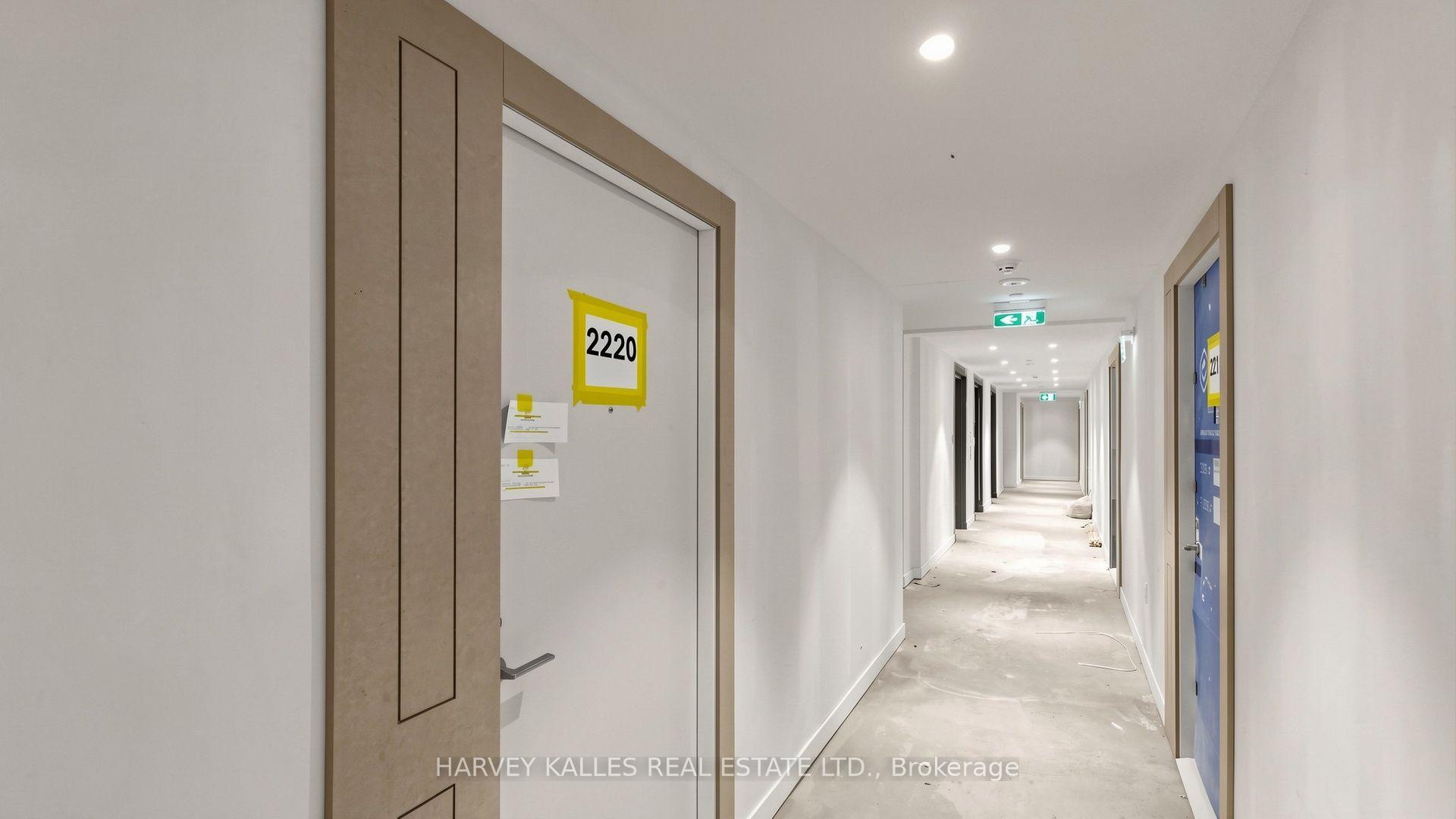 4010 Eglinton Avenue W 2220, Toronto Unit: 2220