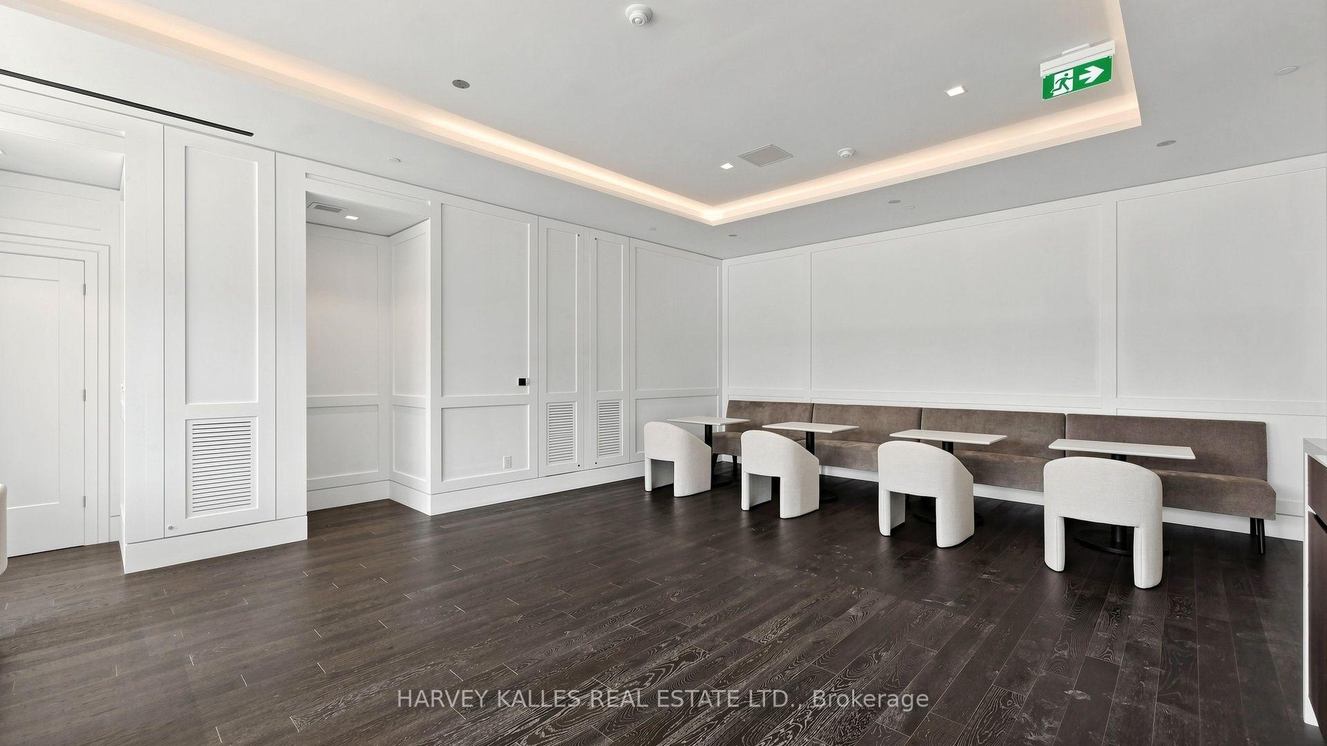 4010 Eglinton Avenue W 2220, Toronto Unit: 2220