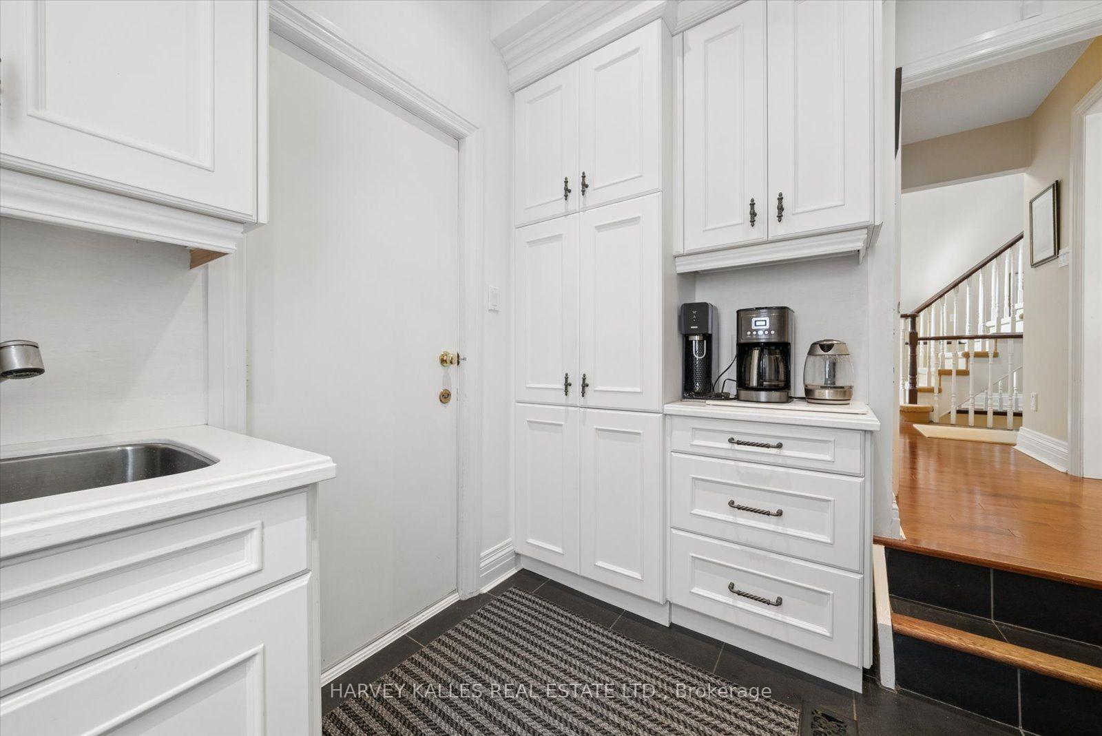 3685 St. Laurent Court