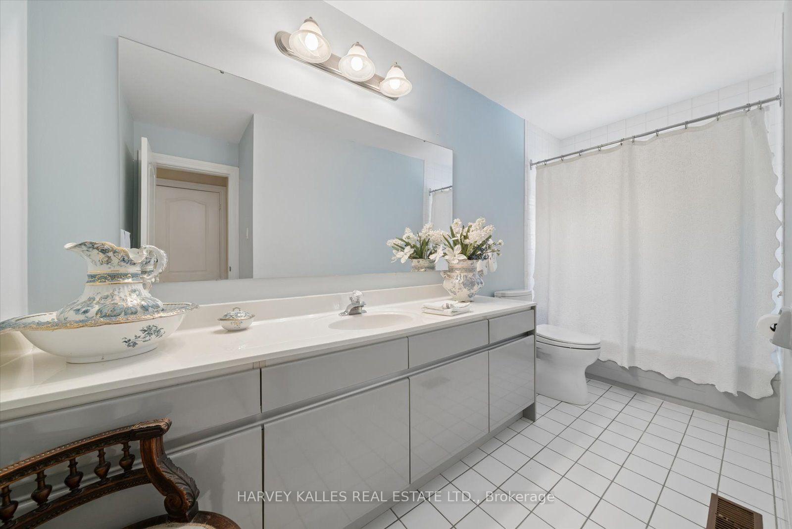 3685 St. Laurent Court