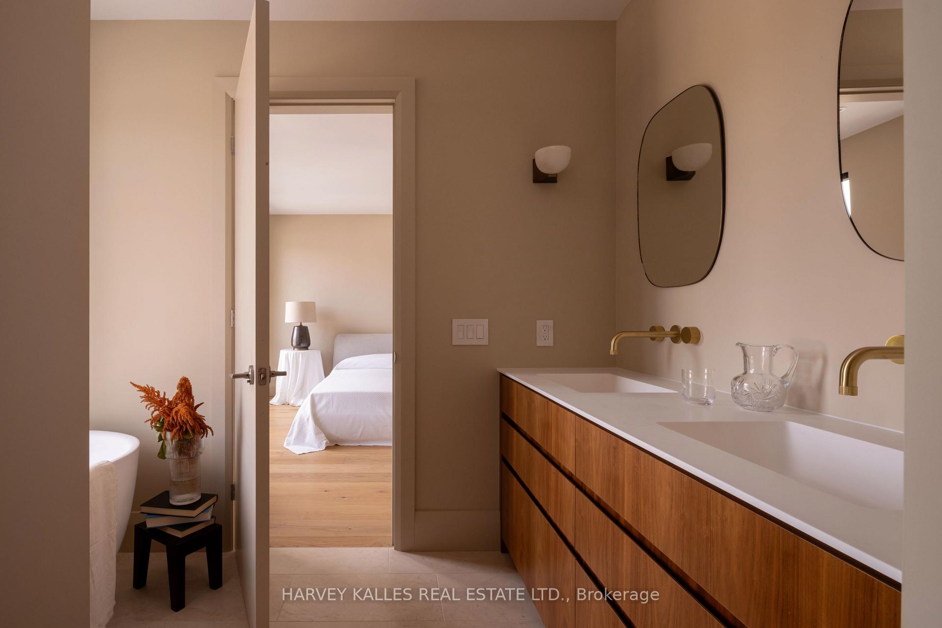 157 Hallam Avenue A, Toronto Unit: A