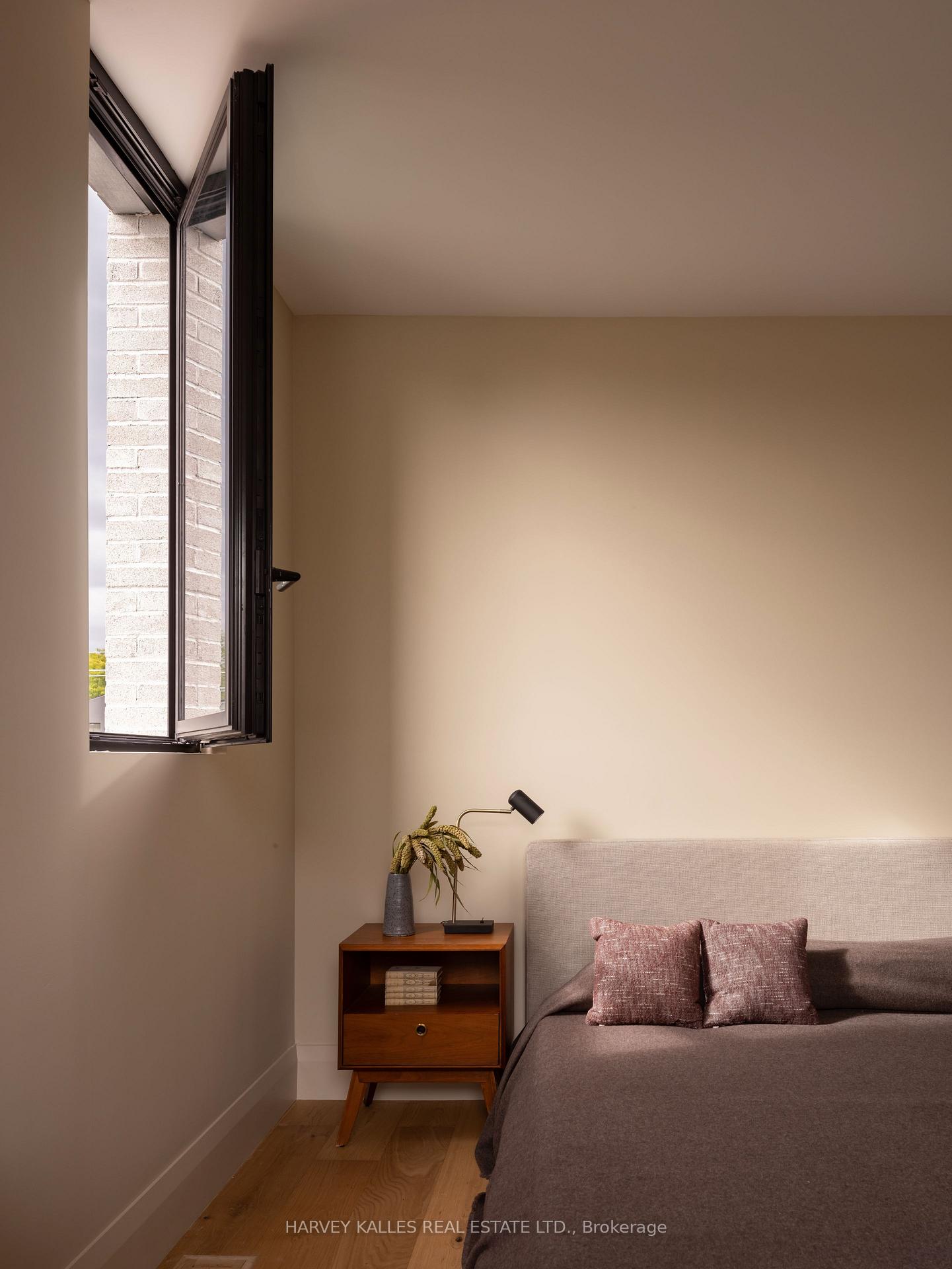 157 Hallam Avenue B, Toronto Unit: B