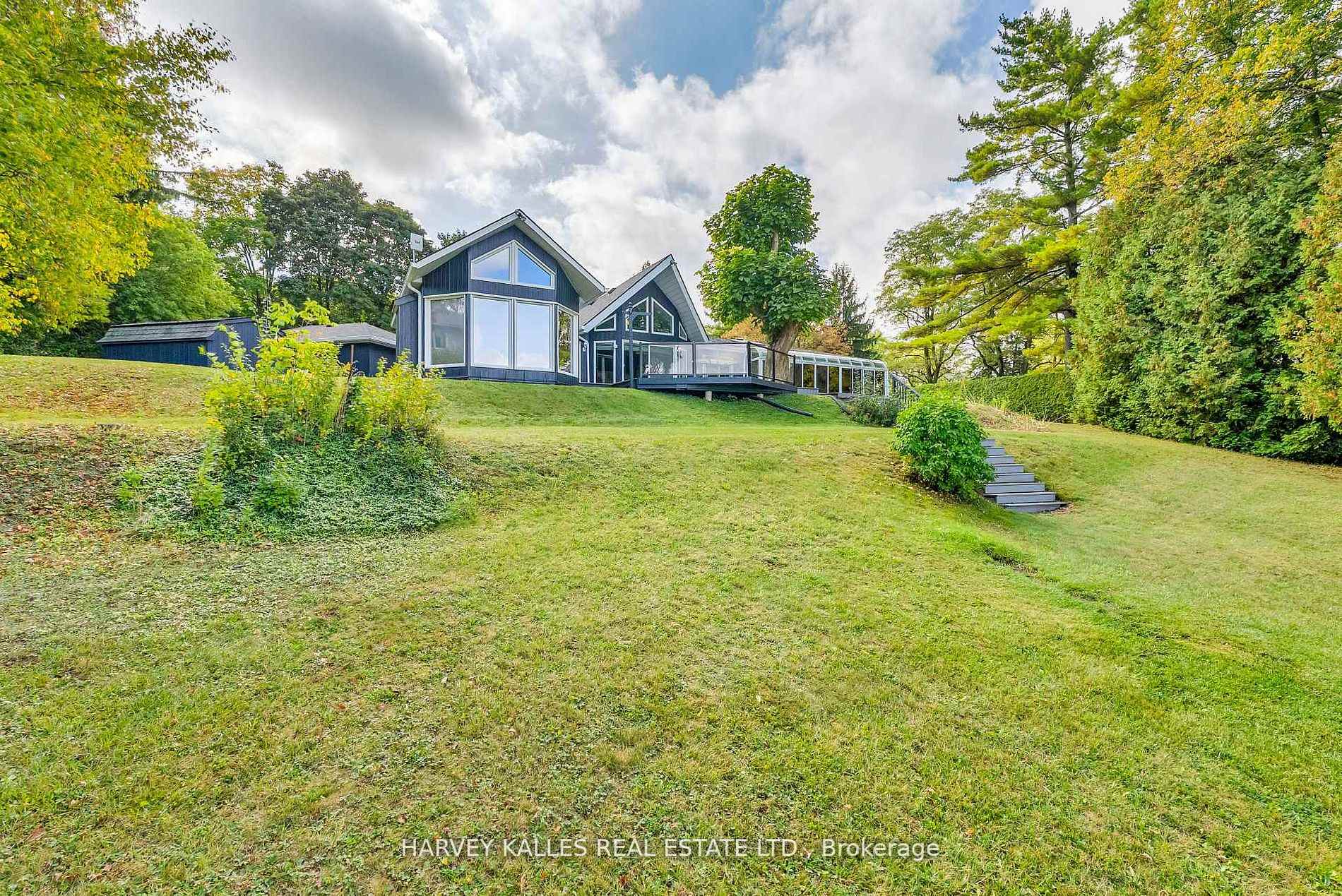 8 Oak Drive