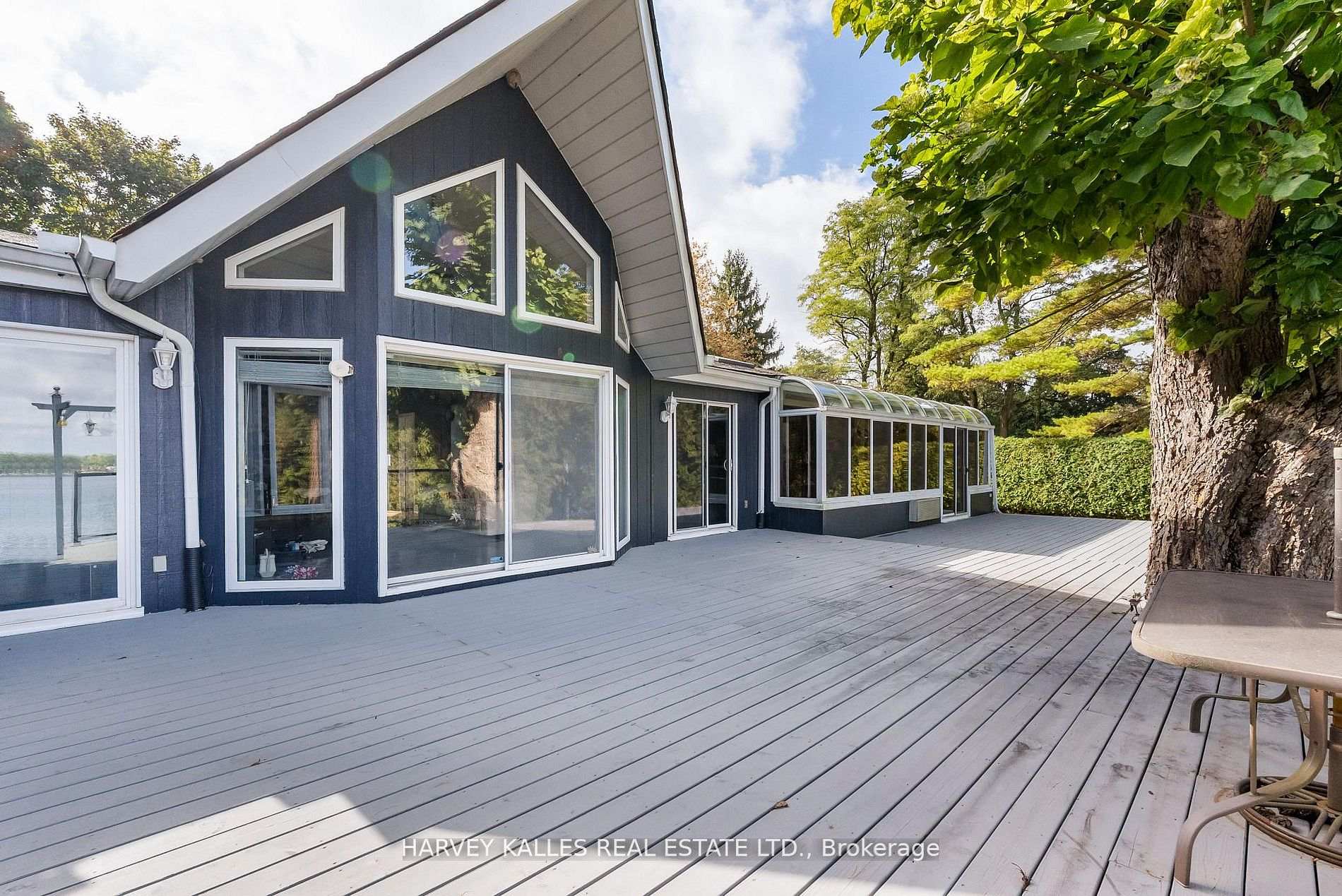 8 Oak Drive
