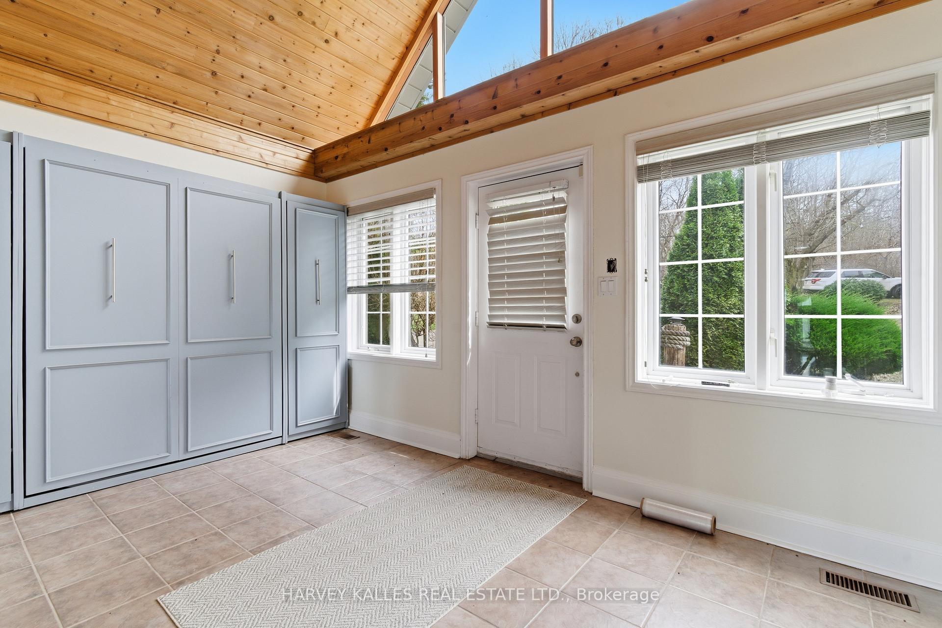 8 Oak Drive