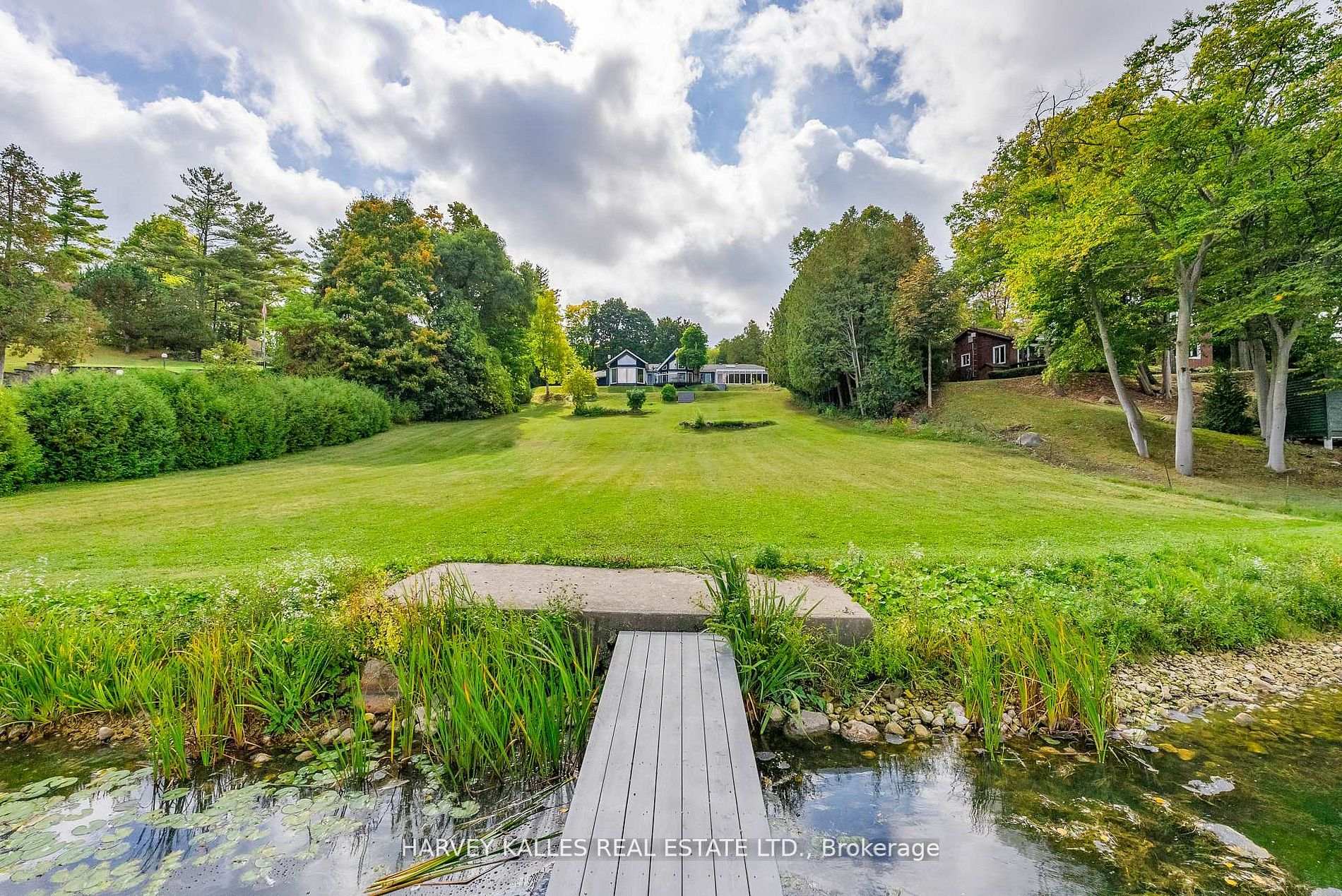 8 Oak Drive
