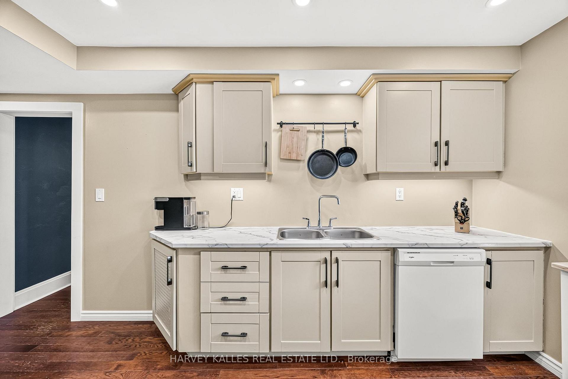 487 Dunsmure Road