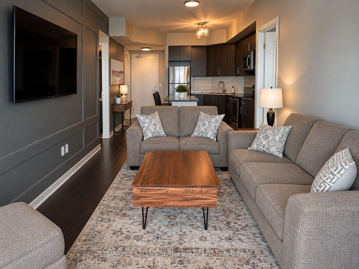 560 North Service Road 810