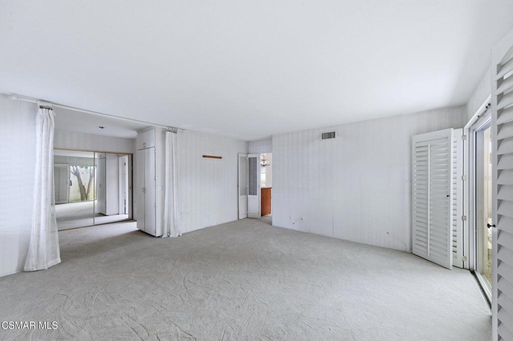 1082 Barrow Court