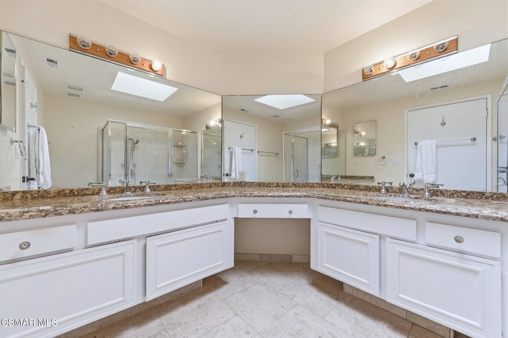 1082 Barrow Court