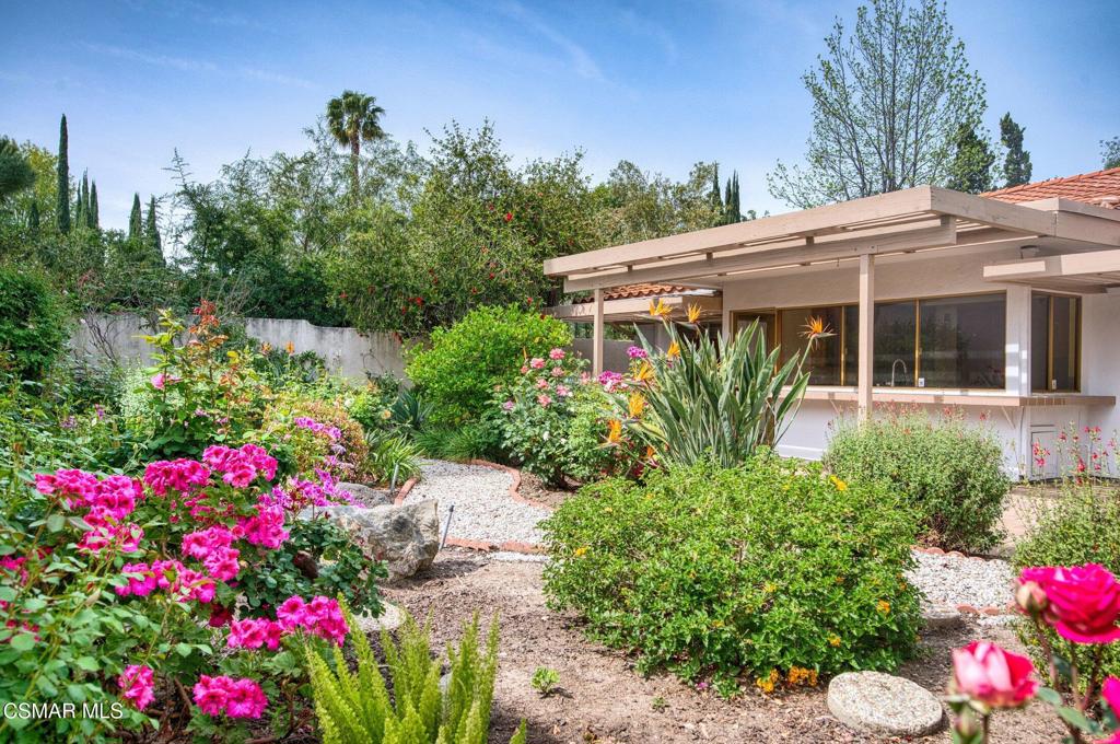 1082 Barrow Court