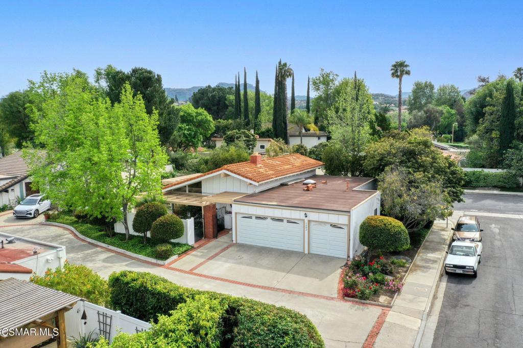 1082 Barrow Court