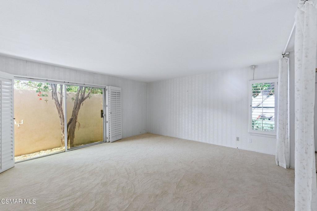 1082 Barrow Court