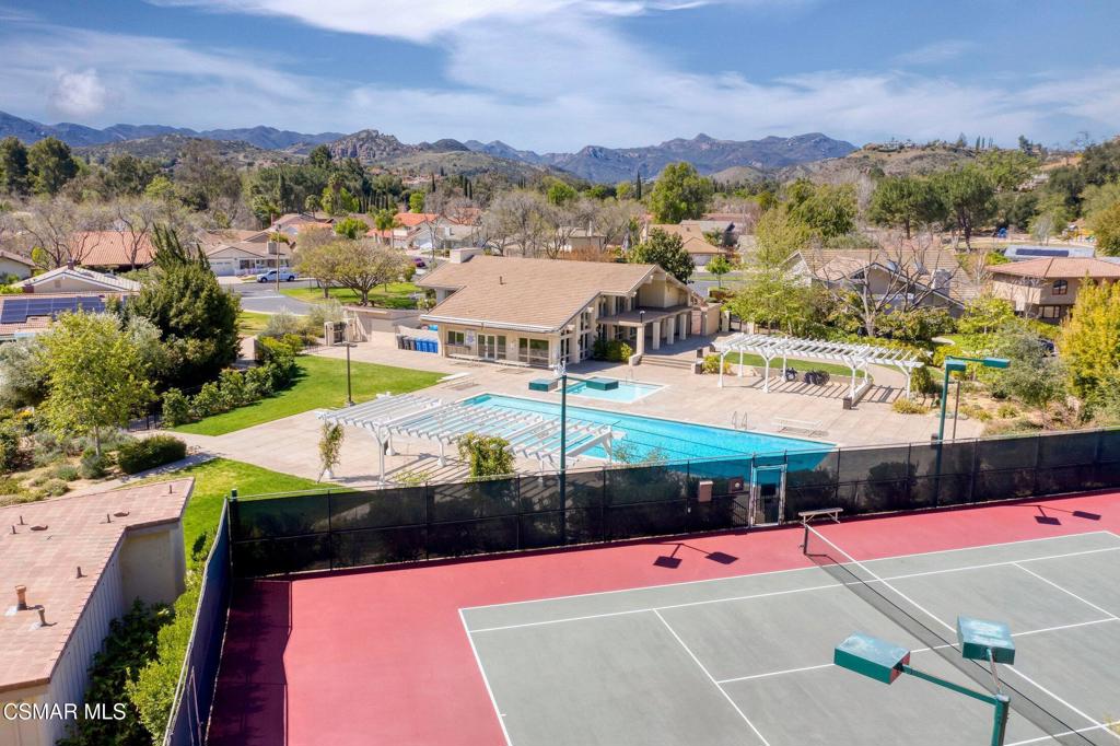 1082 Barrow Court