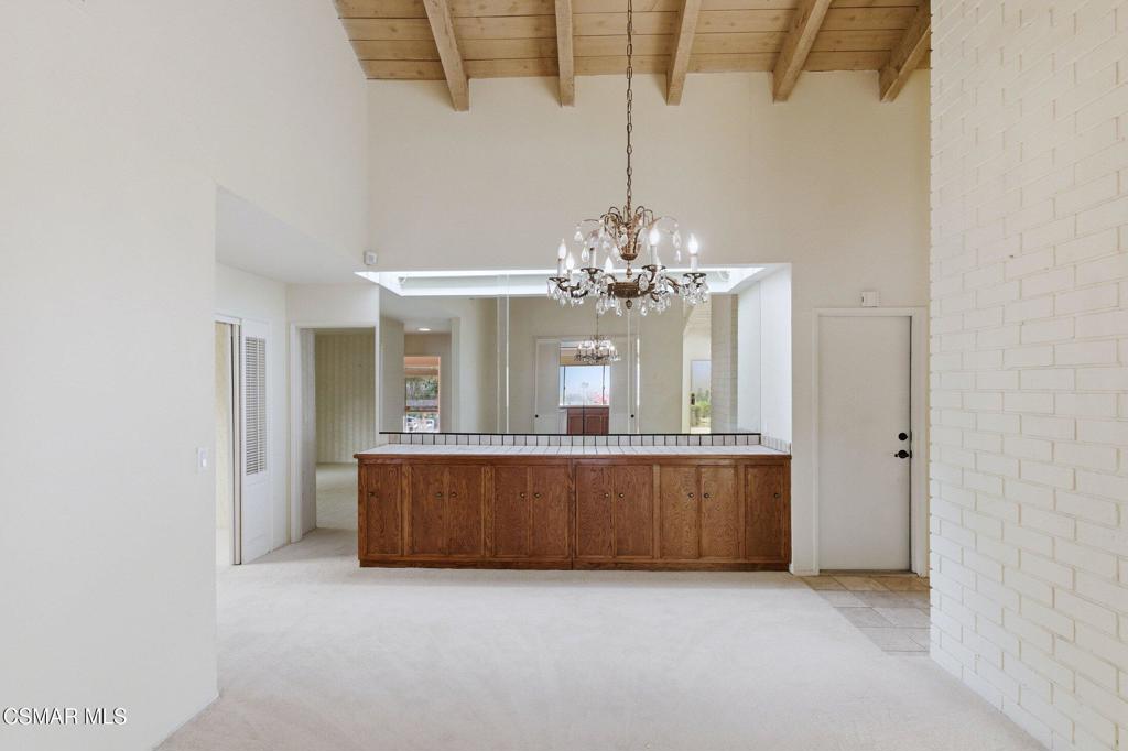 1082 Barrow Court