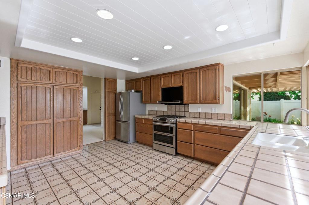 1082 Barrow Court