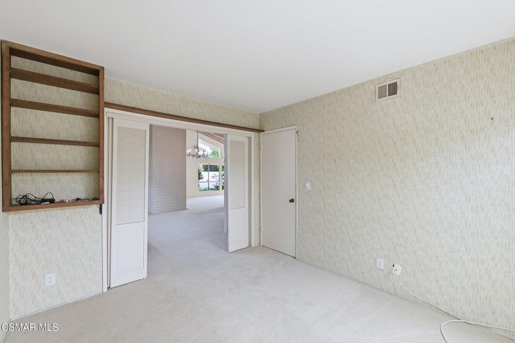 1082 Barrow Court