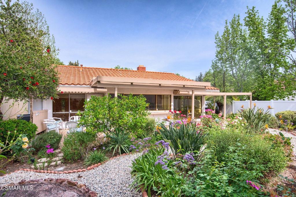 1082 Barrow Court