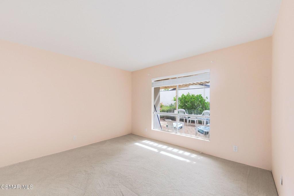 1082 Barrow Court
