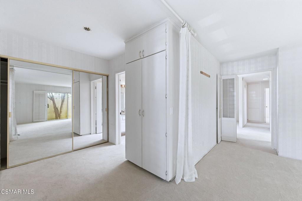 1082 Barrow Court