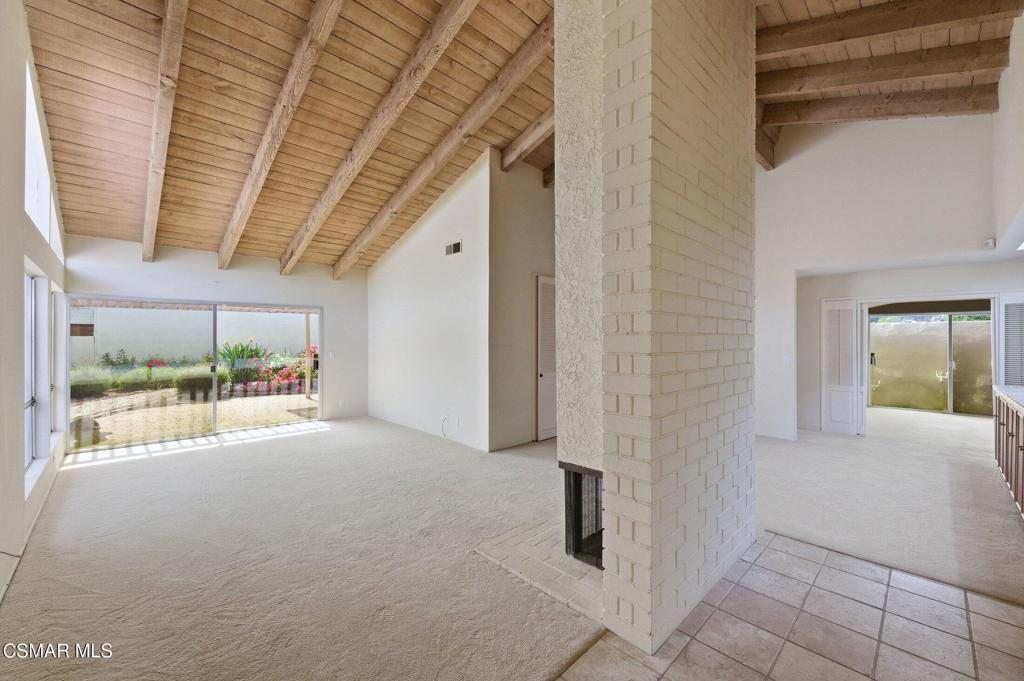 1082 Barrow Court