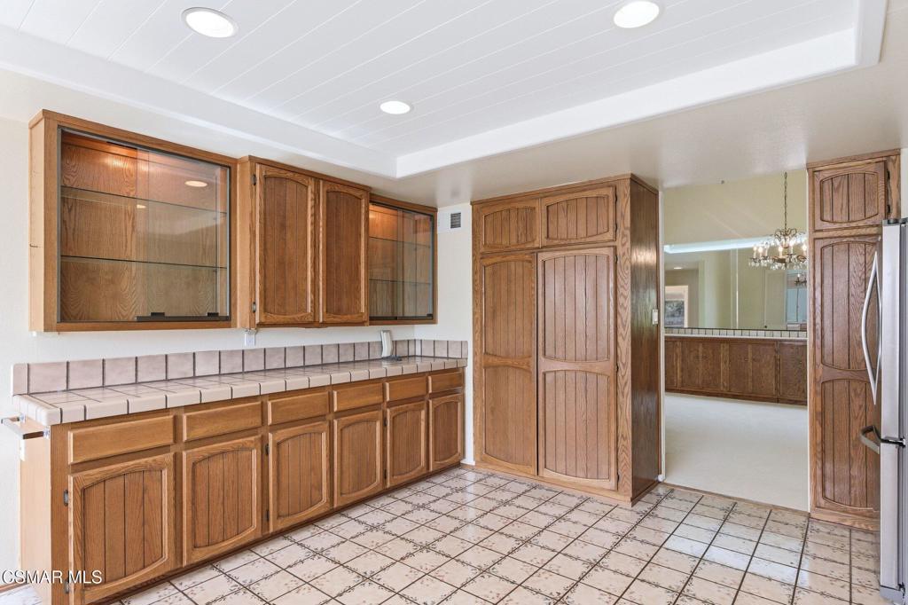 1082 Barrow Court