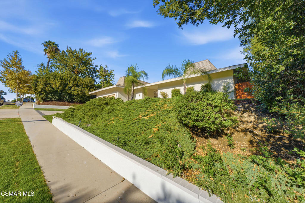 6652 Daryn Drive