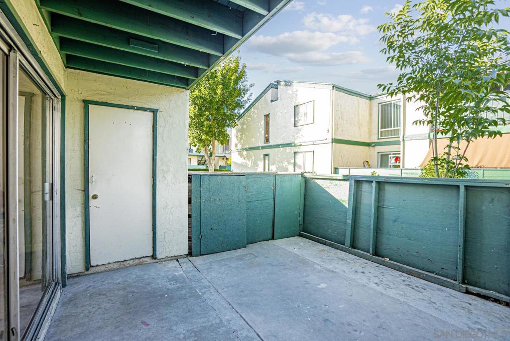 1817 E Grand Ave 65