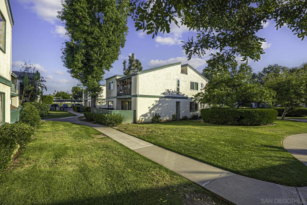 1817 E Grand Ave 65