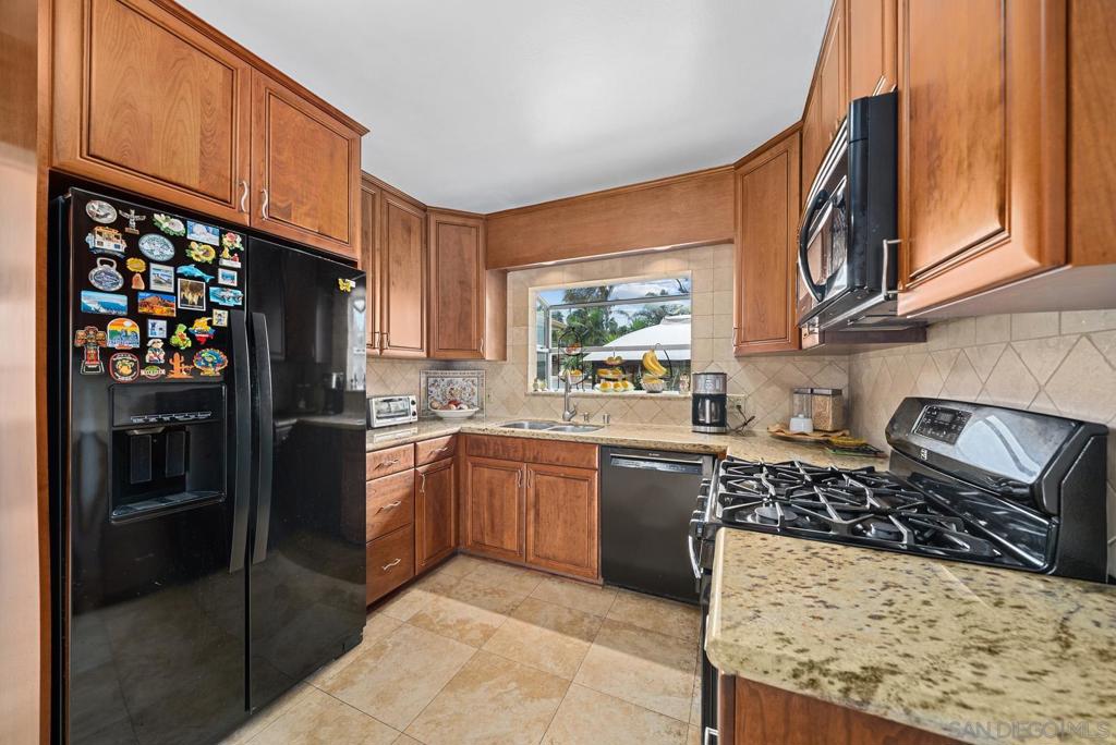 9166 San Juan Pl