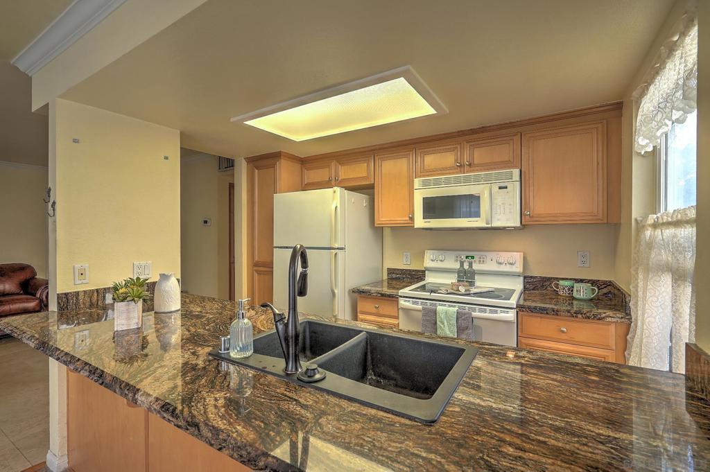 4222 Menlo Ave. 9