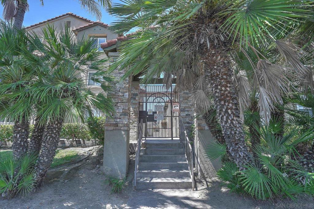 4222 Menlo Ave. 9