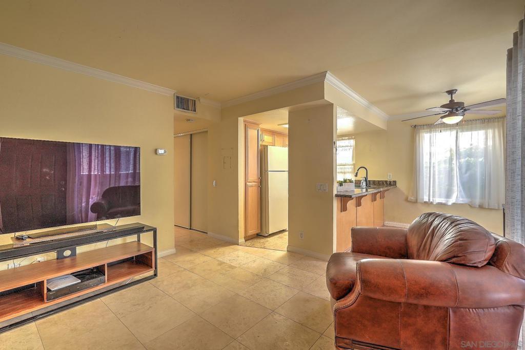 4222 Menlo Ave. 9