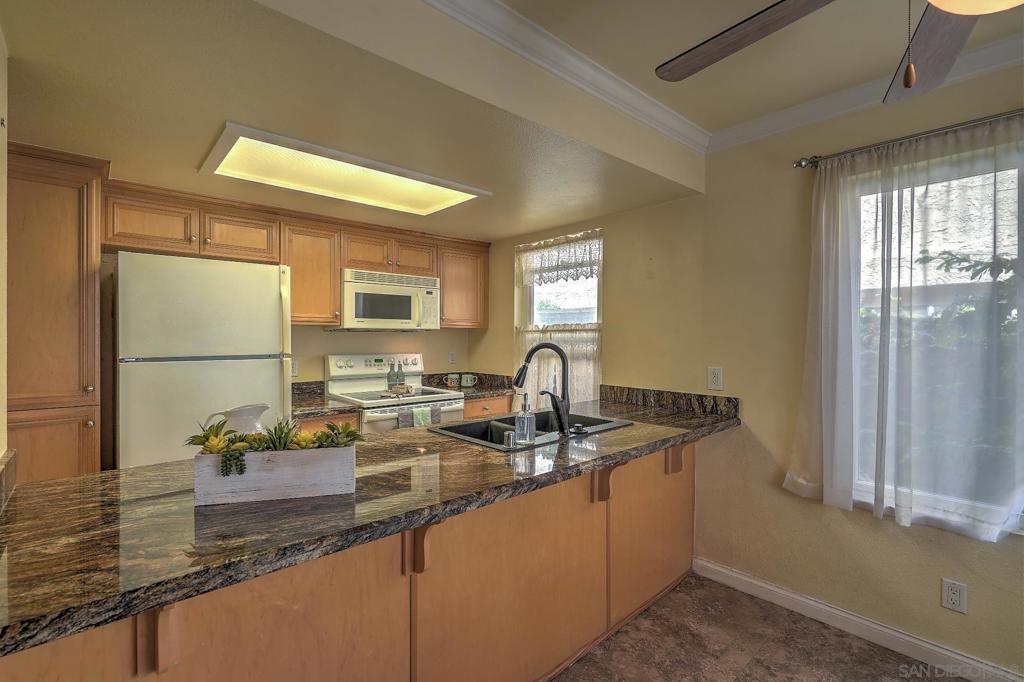4222 Menlo Ave. 9