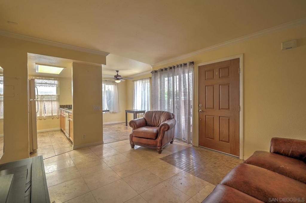 4222 Menlo Ave. 9