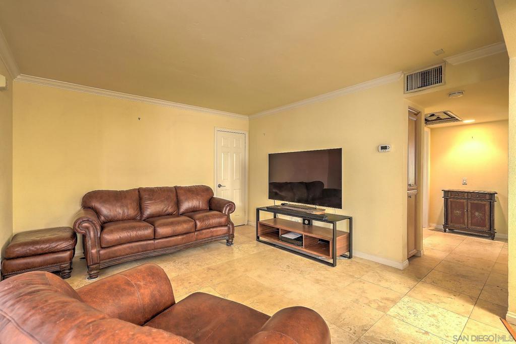 4222 Menlo Ave. 9
