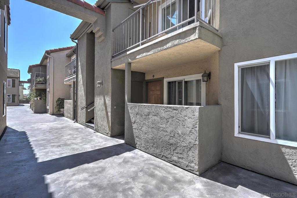4222 Menlo Ave. 9