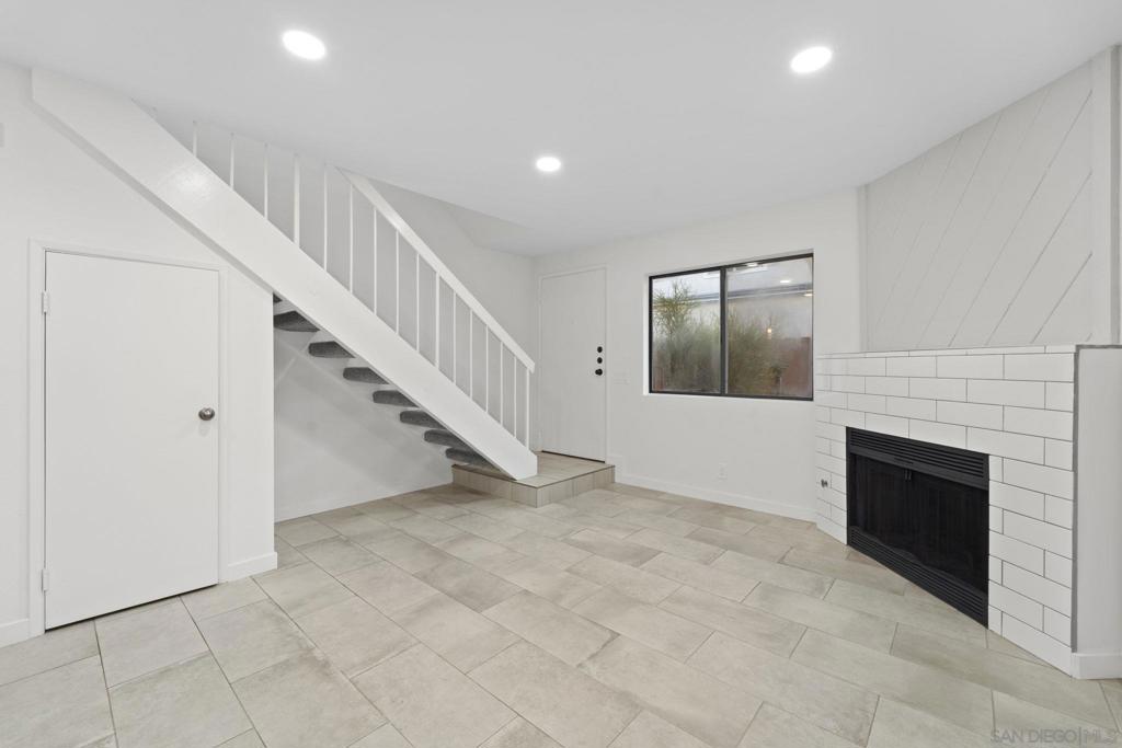 2061 Chatsworth Blvd 3